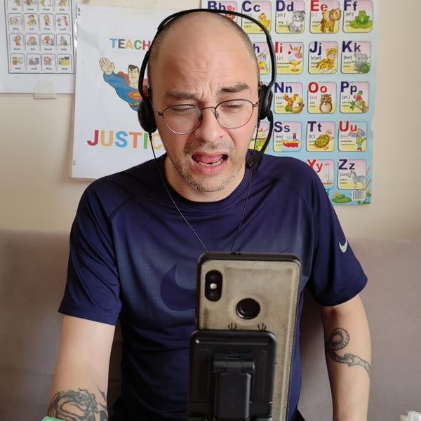 Wayne teaching English online